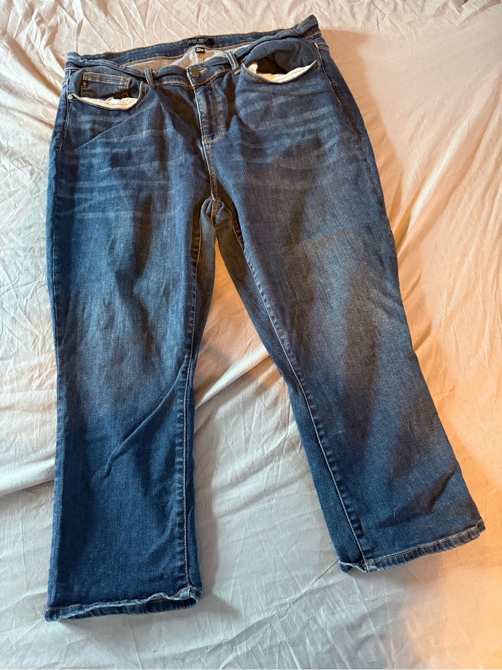 Judy Blue Mid-rise Capri 20W Dark Wash Stretch JB82154DK-PL